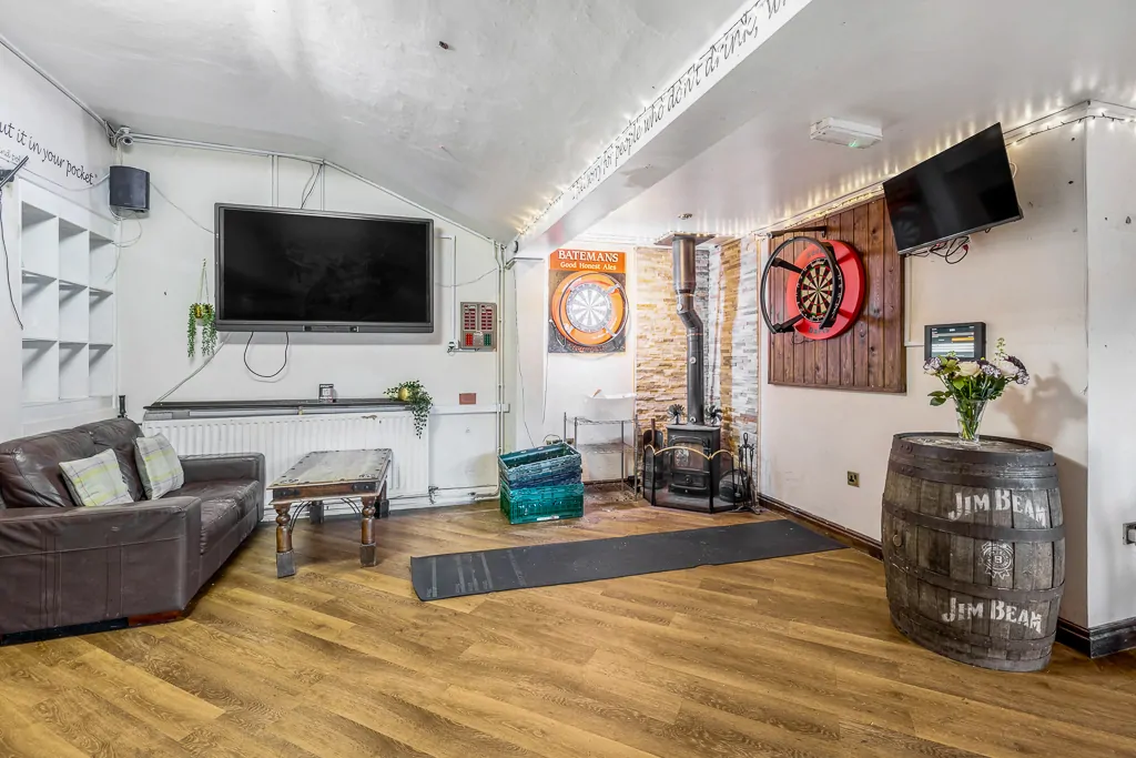 Batemans Pub - White Hart, Sibsey - Bar with Dart Board