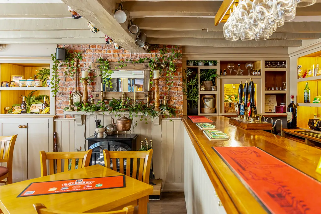Batemans Pub - Kings Head, Horncastle - Bar & Seating