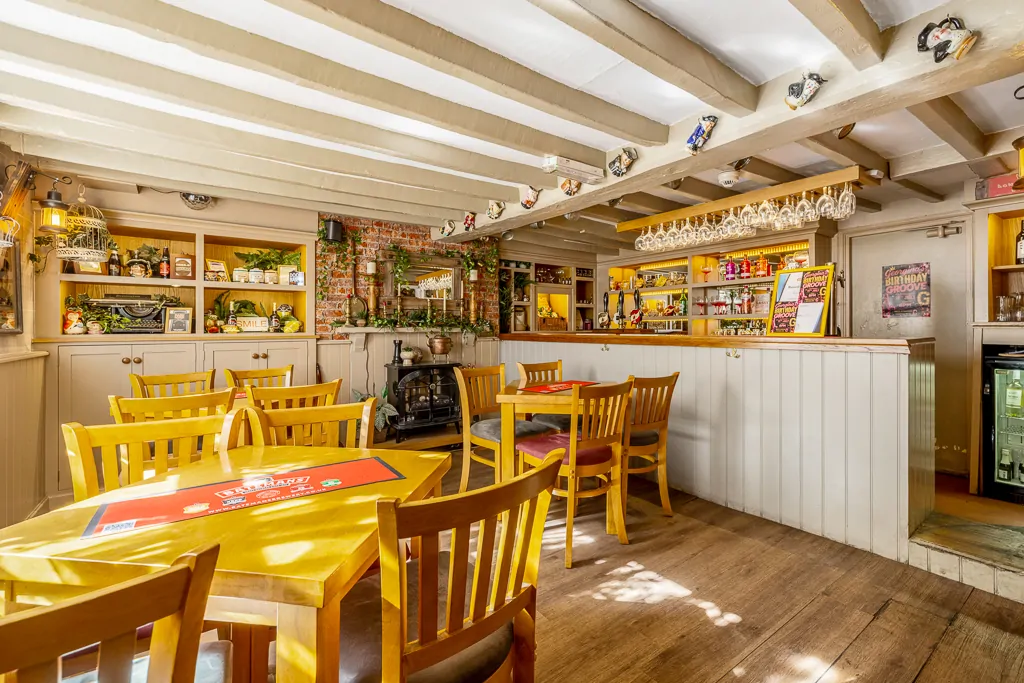 Batemans Pub - Kings Head, Horncastle - Bar & Seating
