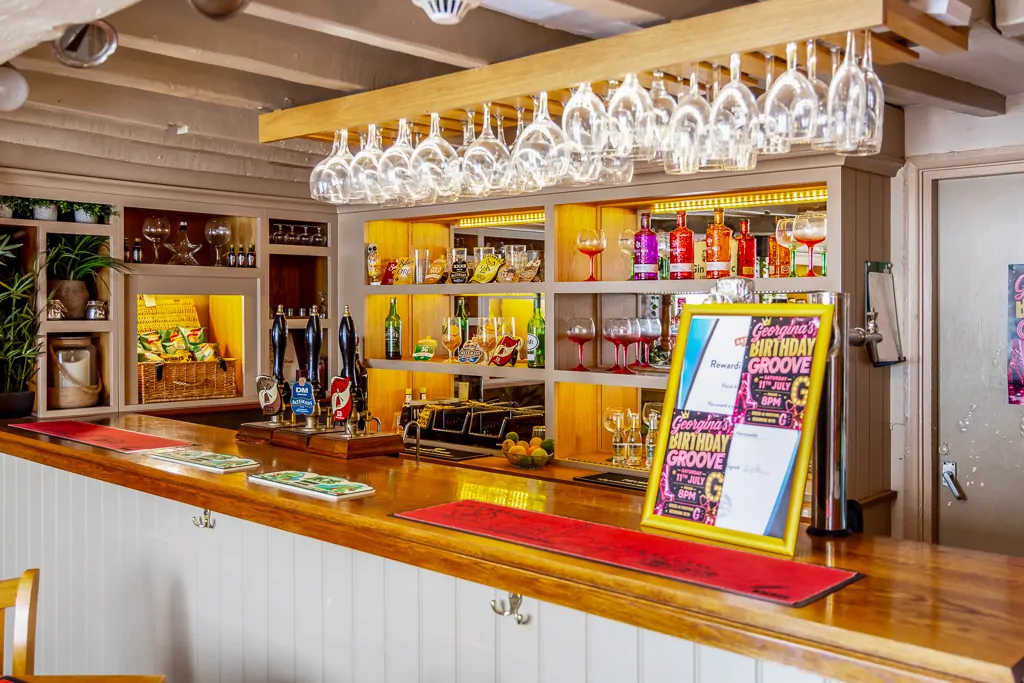 Batemans Pub - Kings Head, Horncastle - Bar & Seating