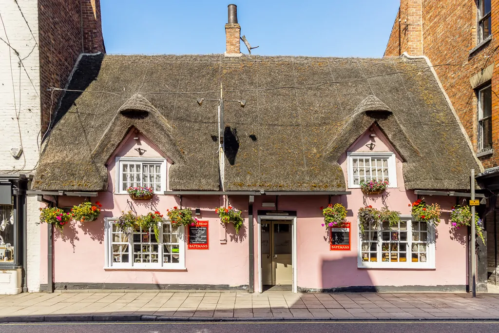 Batemans Pub - Kings Head, Horncastle - 'The Thatch' - Picturesque Exterior Photo