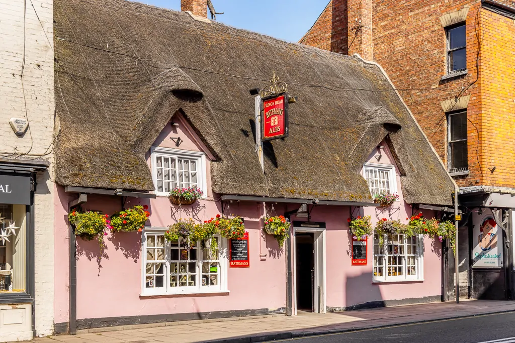 Batemans Pub - Kings Head, Horncastle - 'The Thatch' - Picturesque Exterior Photo