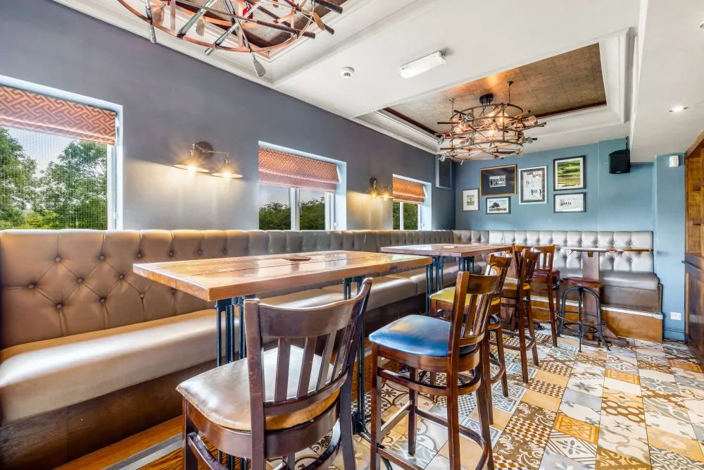 Batemans Pub - The Fairways, Brinsworth - Bar, Dining and Seating
