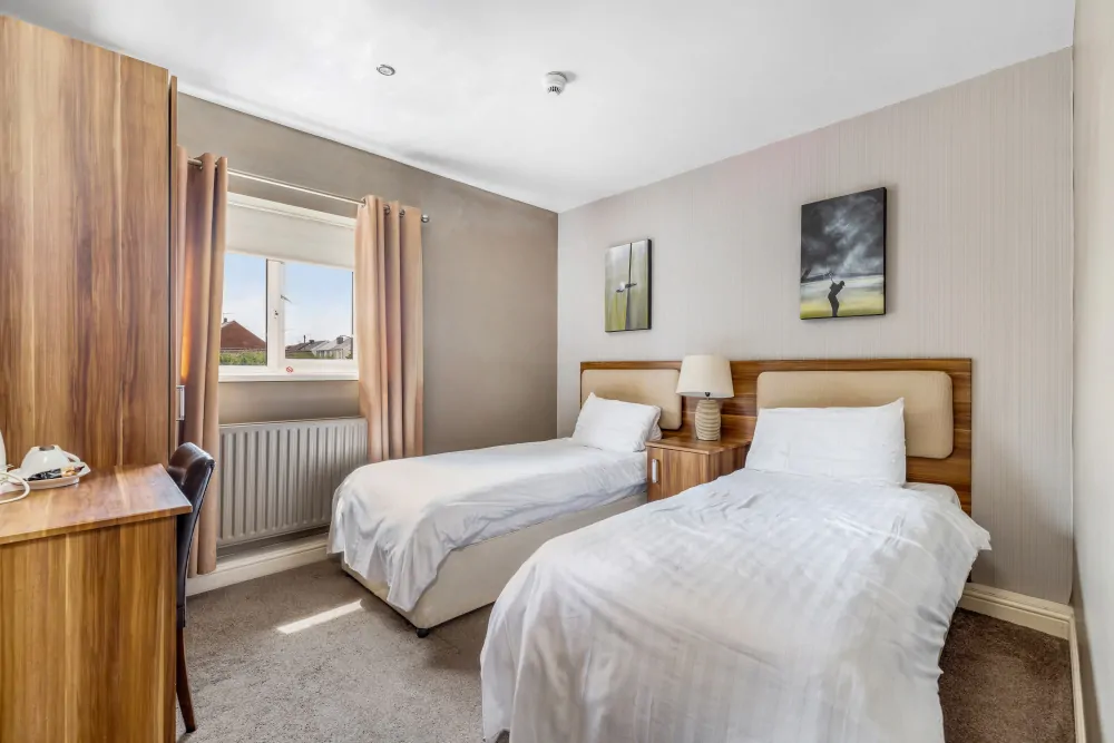 Batemans Pub - The Fairways, Brinsworth - Bedroom