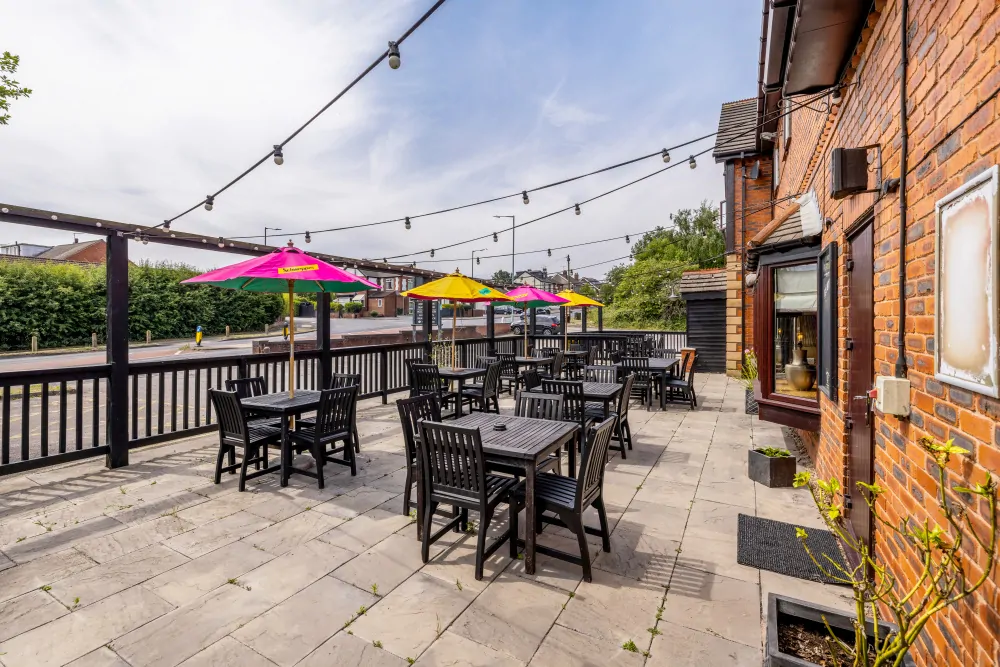 Batemans Pub - The Fairways, Brinsworth - Exterior Front Drinking Area