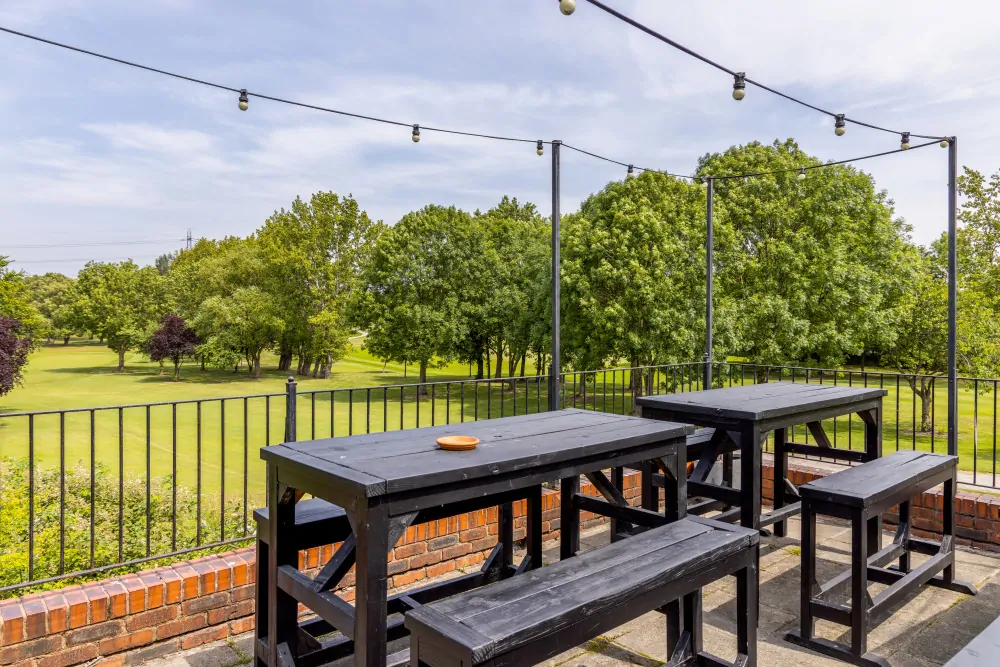 Batemans Pub - The Fairways, Brinsworth - Rear Balcony Golf Course View Drinking Area