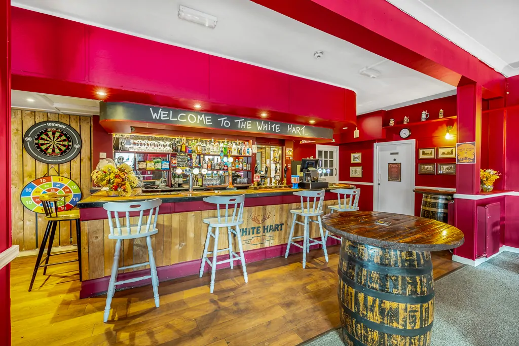 Batemans Pub - White Hart, Nettleham - Bar & Seating