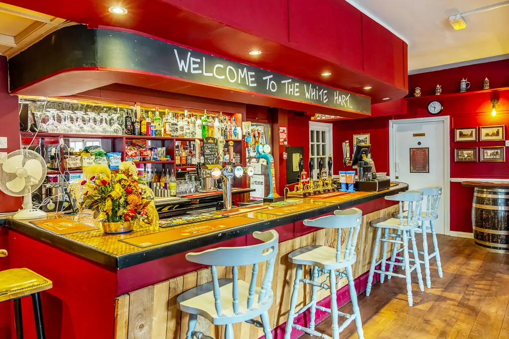 Batemans Pub - White Hart, Nettleham - Bar & Seating