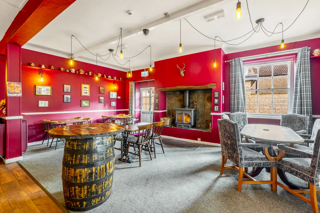 Batemans Pub - White Hart, Nettleham - Bar & Seating