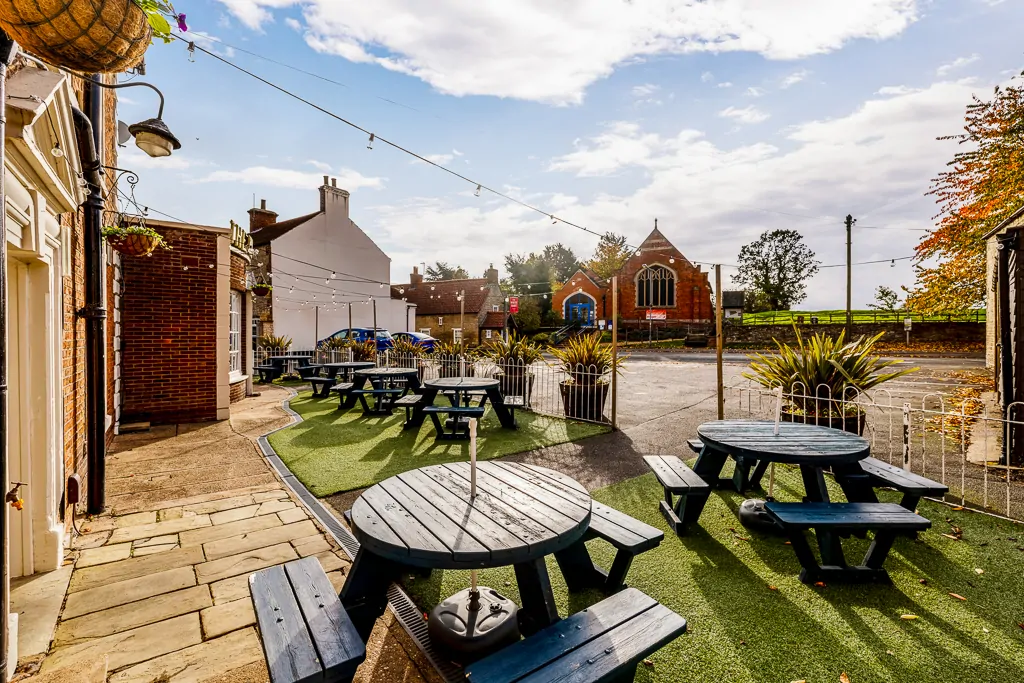 Batemans Pub - White Hart, Nettleham - Exterior Drinking Area