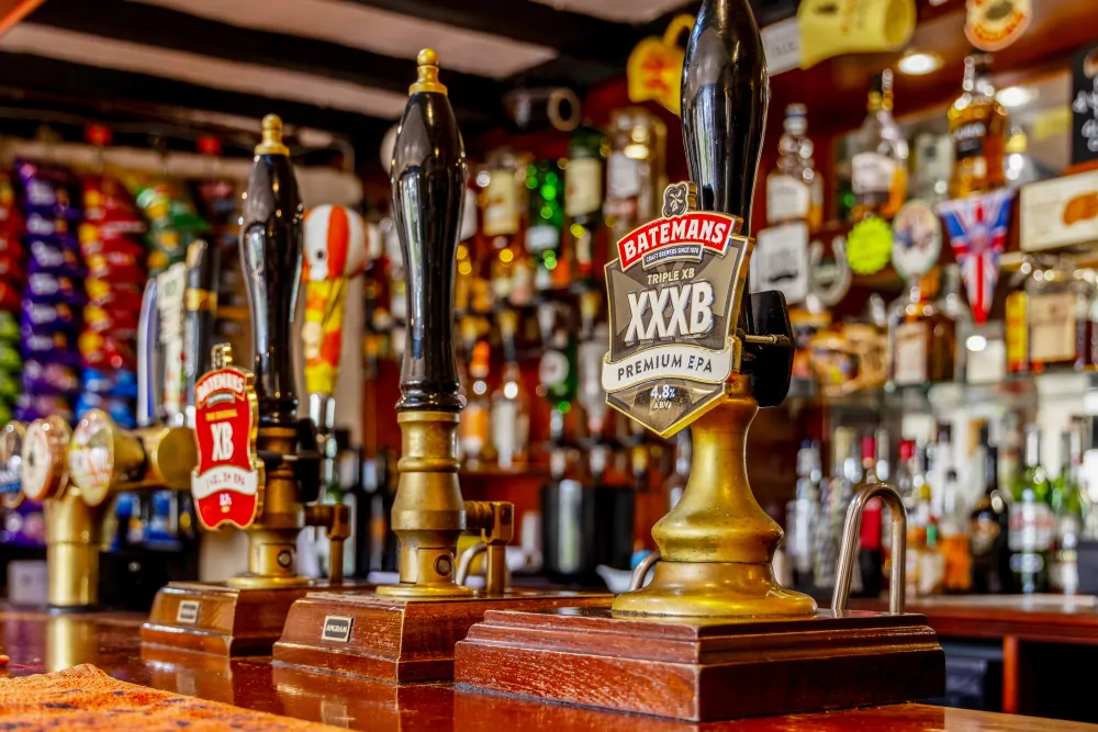 Batemans Pub - White Hart. Great Staughton - Bar Draught Beer & Spirits