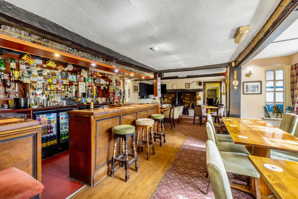 Batemans Pub - White Hart. Great Staughton - Bar & Seating