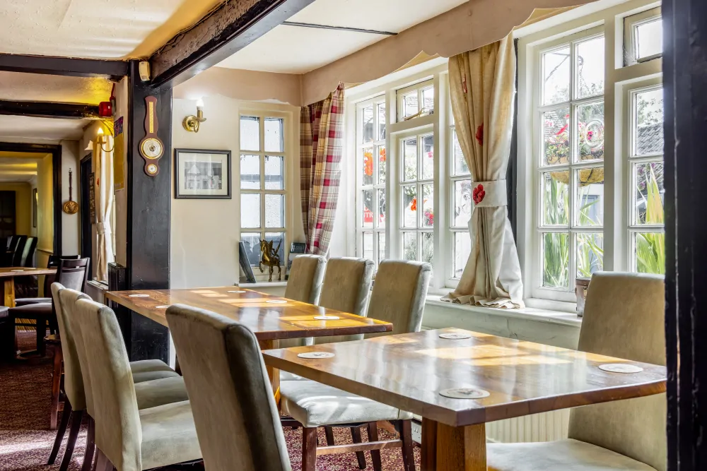Batemans Pub - White Hart. Great Staughton - Bar & Seating