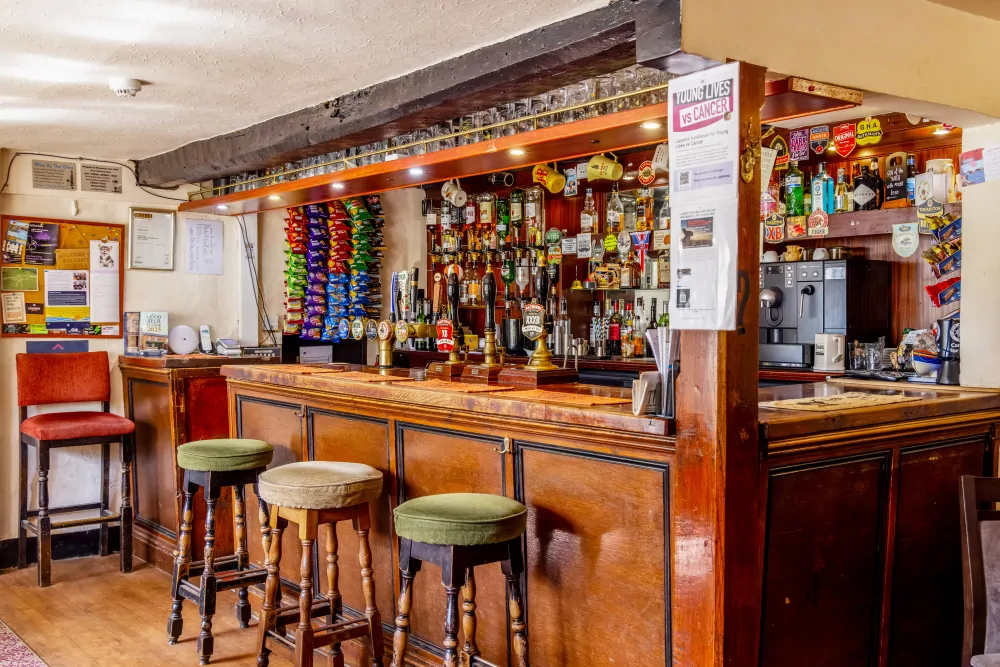Batemans Pub - White Hart. Great Staughton - Bar & Seating
