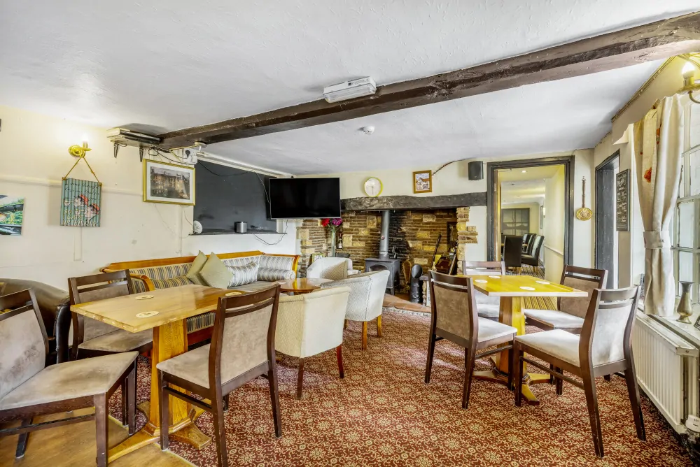 Batemans Pub - White Hart. Great Staughton - Bar & Seating