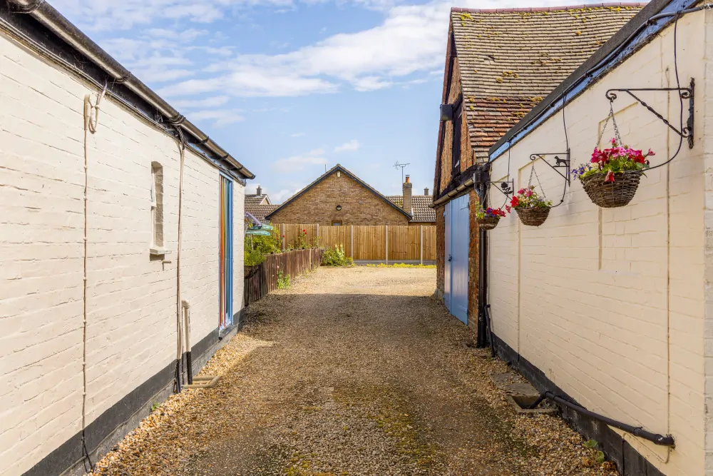 Batemans Pub - White Hart. Great Staughton - Car Park Entrance