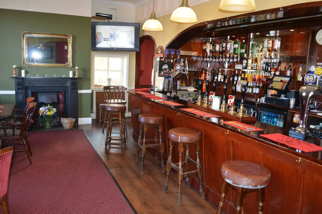 Kings Arms Boston Batemans Pub - Bar Area
