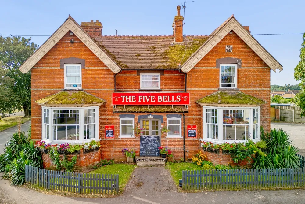 Batemans Pub - Five Bells, Butterwick