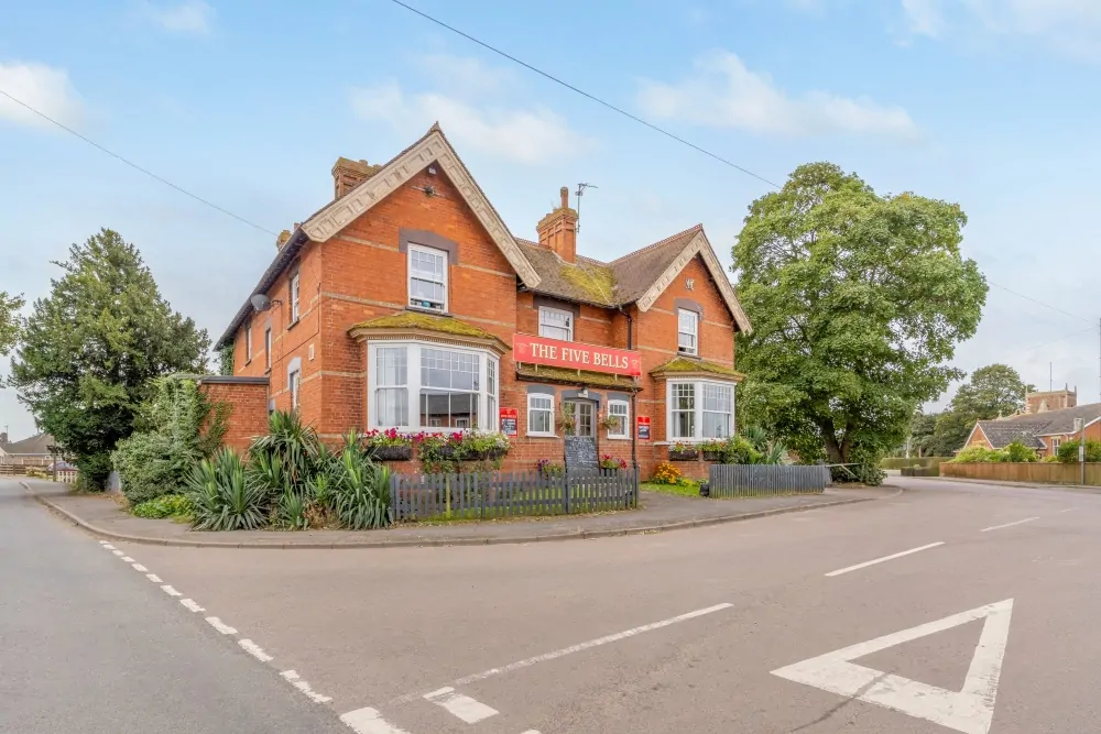 Batemans Pub - Five Bells, Butterwick