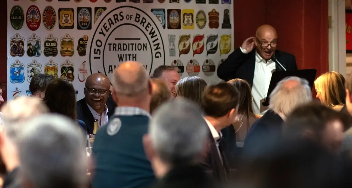 Batemans celebrate 150th anniversary with Brewers lunch - Kriss Akabusi, MBE enjoying a laugh with Stuart Bateman.