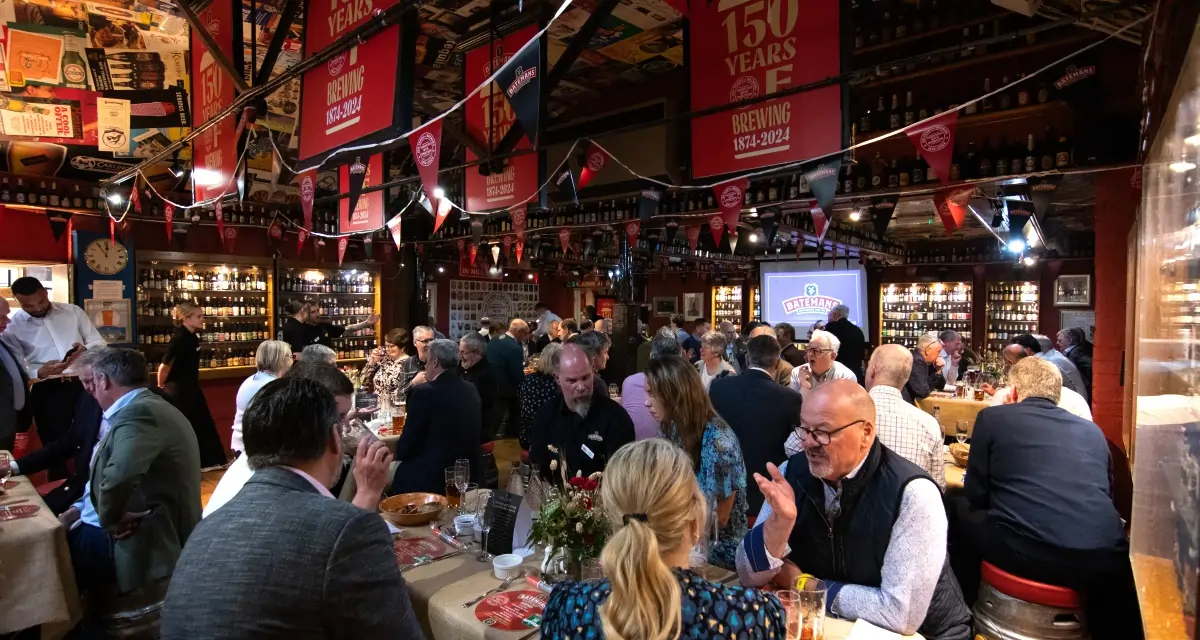 Batemans celebrate 150th anniversary with Brewers lunch - Guests enjoying a chat amongst themselves at the tables in between speeches.