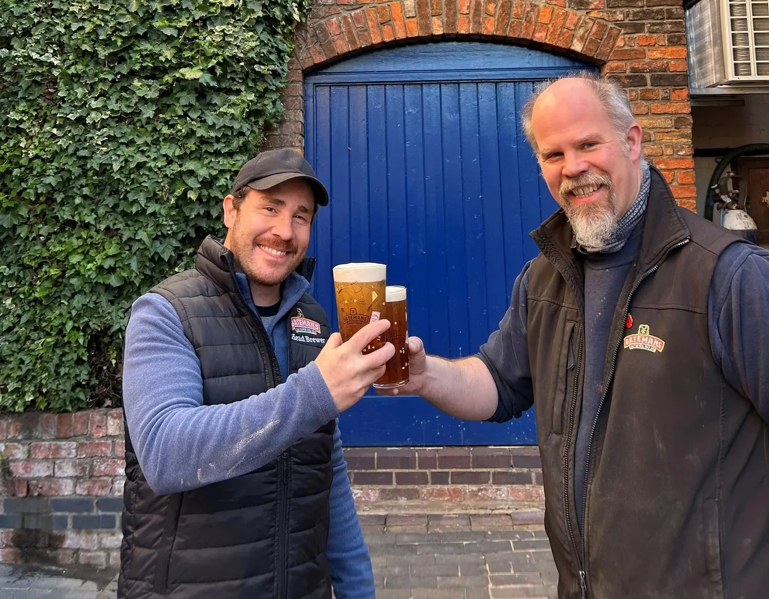 Head-Brewers-handover-at-Batemans-Brewery