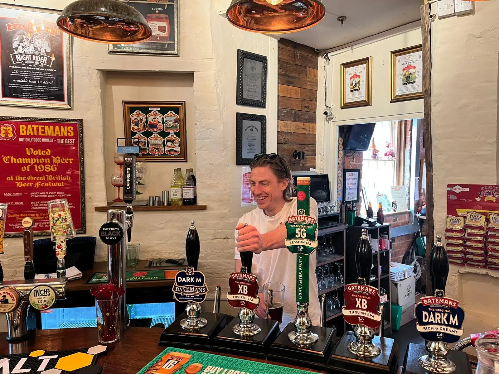 Davenport Family VIP day – pulling pintes at the Batemans Windmill bar